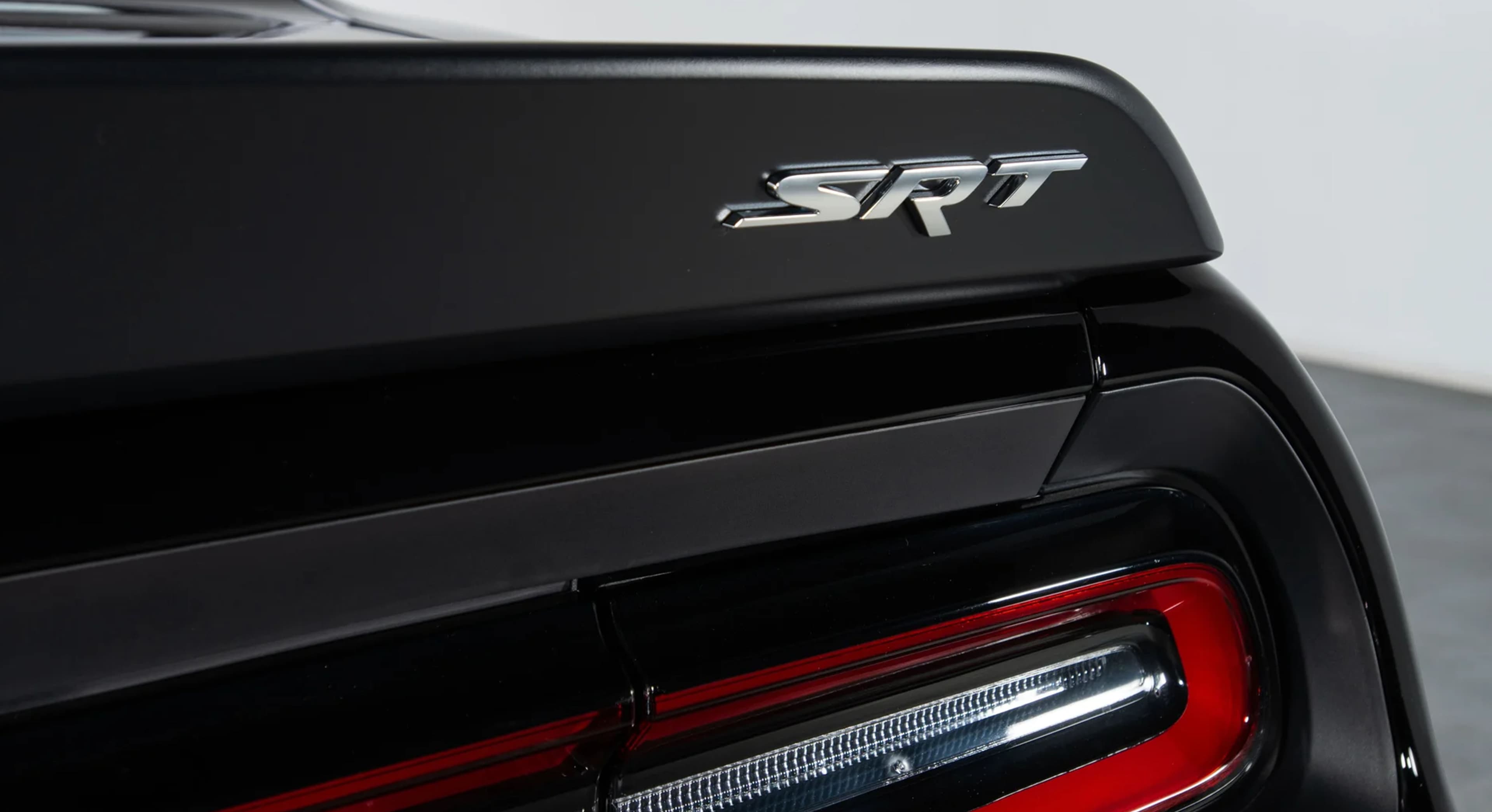 2018-dodge-challenger-srt-demon-_25__S1VgPbFZN.png