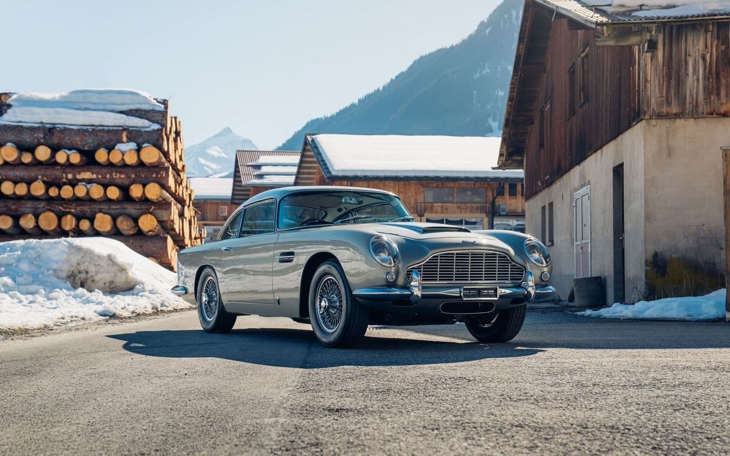 A garagem de James Bond - 60 Anos dos carros mais lendários que já passaram pelos filmes